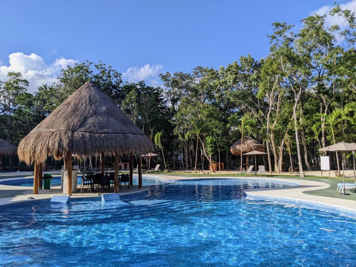 2-Bedroom Condo By The Jungle W/ Swimming Pool プエルト・モレロス エクステリア 写真