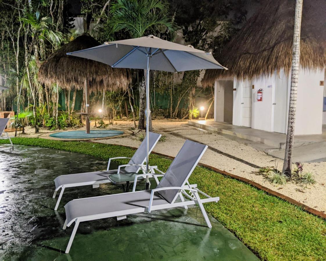 2-Bedroom Condo By The Jungle W/ Swimming Pool プエルト・モレロス エクステリア 写真